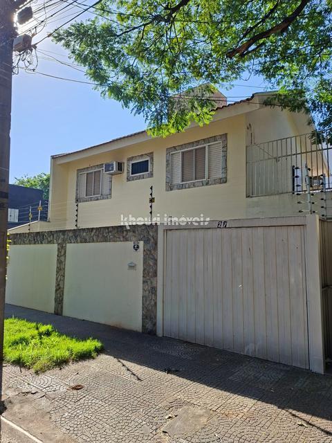 Sobrado à venda em Maringá, Vila Marumby, com 3 quartos, com 305 m²