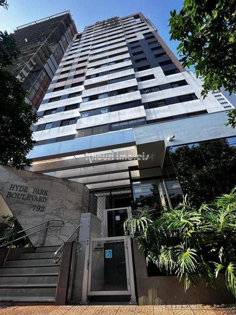 Apartamento à venda em Maringá, Zona 01, com 3 suítes, com 137.06 m²